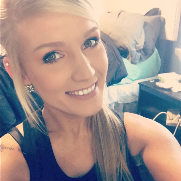 Meet your Posher, Catrina - Picture 1 of 2